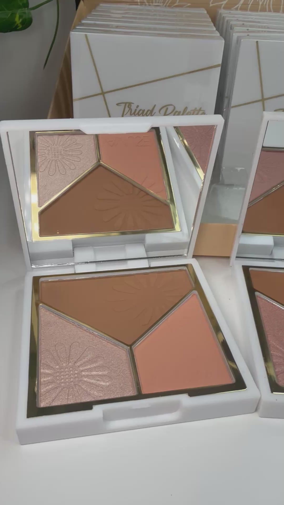 TRIAD PALETTE 3 IN 1  BLUSH/BRONZER/HIGHLIGHT